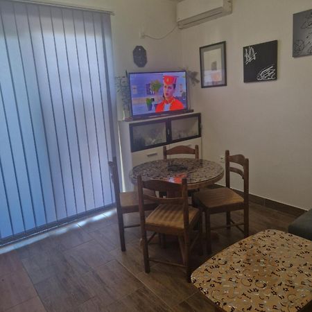 Vera Apartment Kampor Екстериор снимка