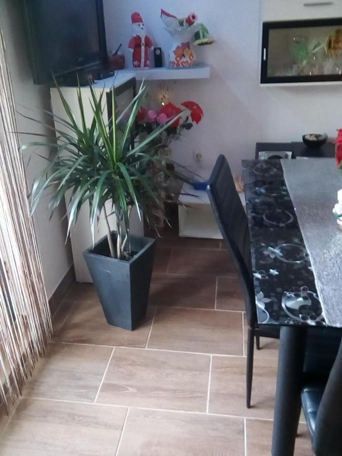 Vera Apartment Kampor Екстериор снимка