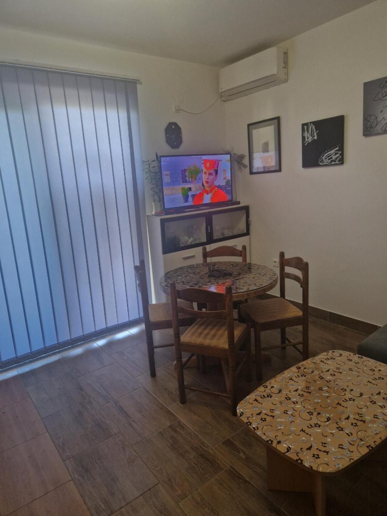 Vera Apartment Kampor Екстериор снимка