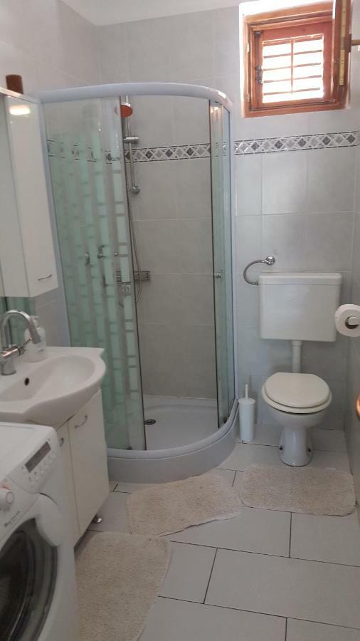 Vera Apartment Kampor Екстериор снимка